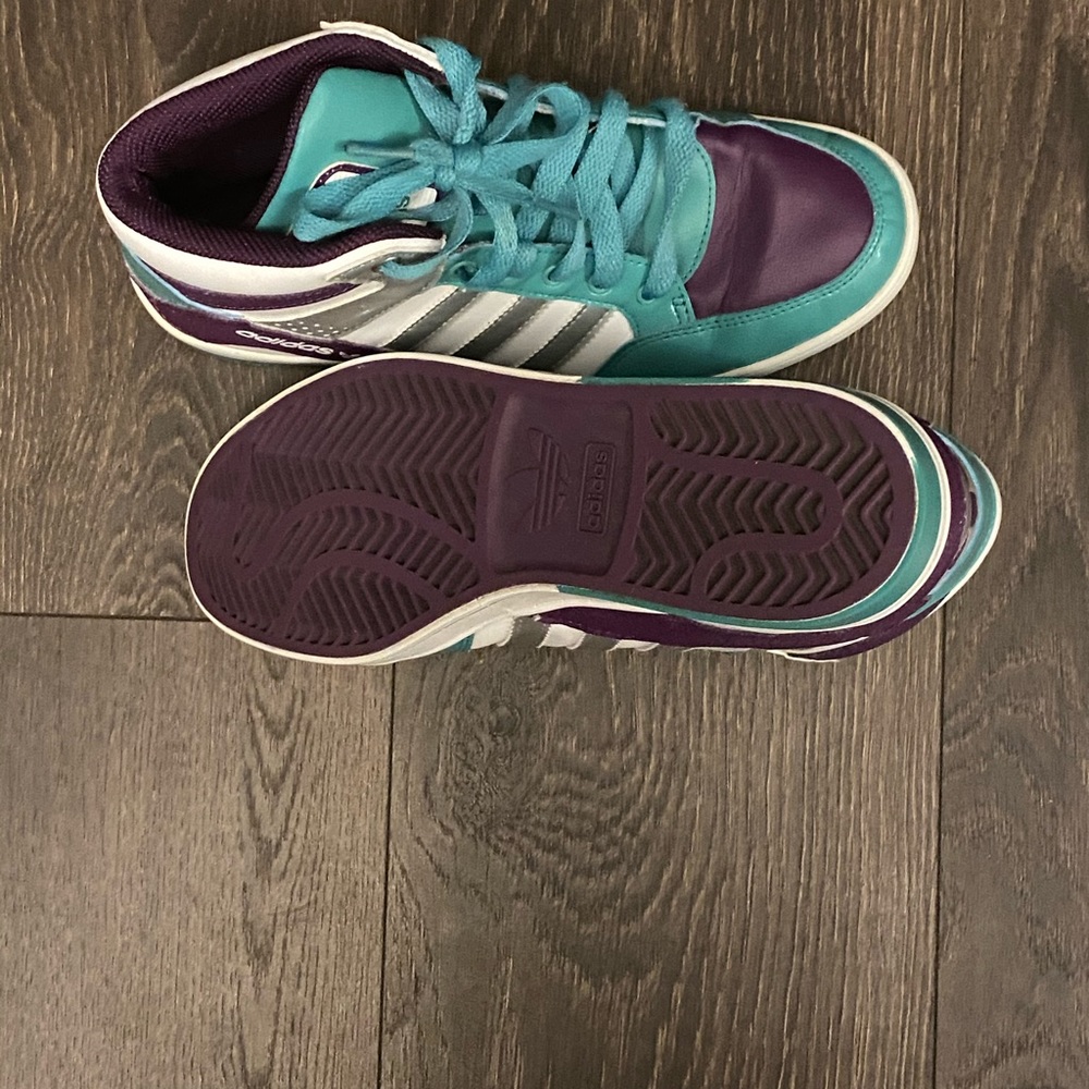 Adidas - Picture 3 of 3